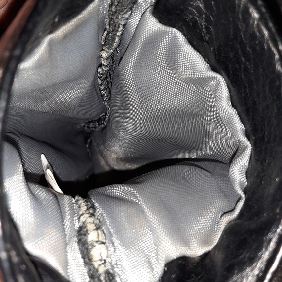 Thirty one black & white case with black handle one zip pocket 7.5" x 4.5" - Picture 3 of 4